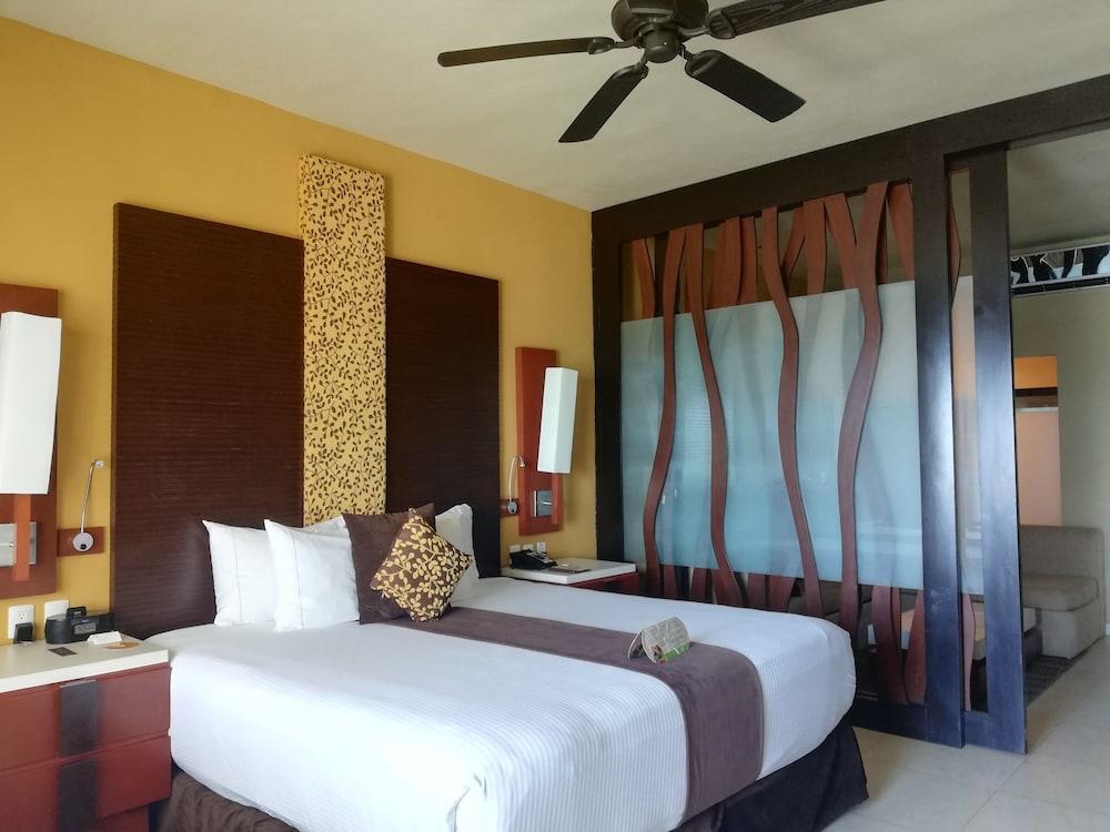Generations Riviera Maya Family Resort Catamaran, Water Park & More Inclusive Puerto Morelos Dış mekan fotoğraf